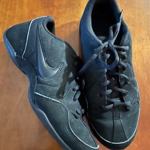 Nike Women’s Musique/Cheerleading shoes